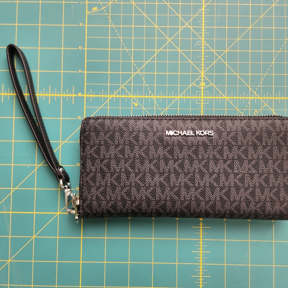 Michael Kors Black Patterned Wristlet
